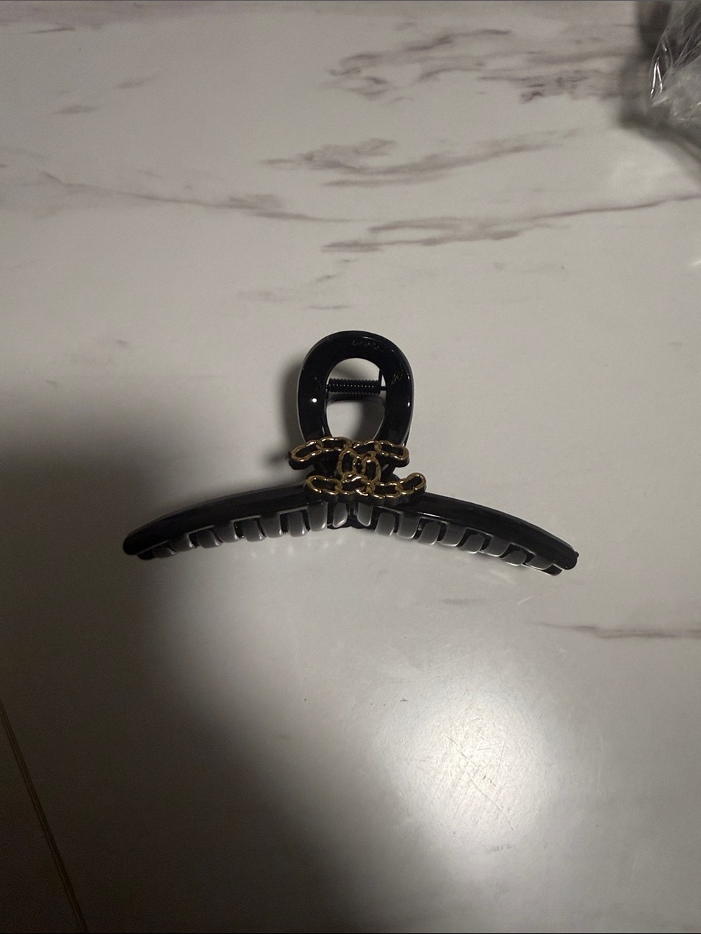 Black & Gold Hair Claw Clip - Picture 2 of 2
